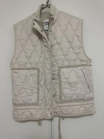 ZARA 베이지 다운 베스트