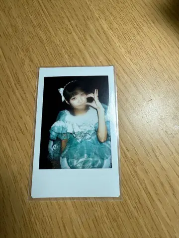 CUTIE STREET 큐스토 이타쿠라 카나 1st 원맨 의상 폴라로이드