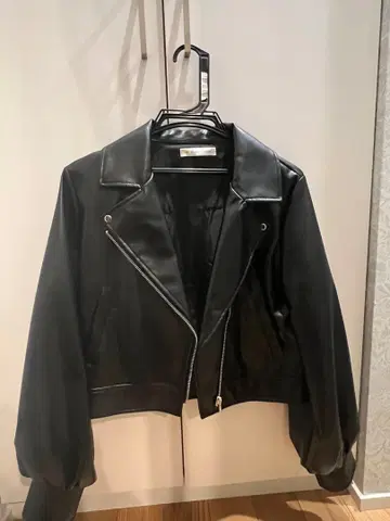 MAJESTIC LEGON 크롭 라이더 자켓