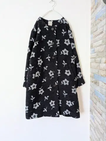 SM2 사만사 모스모스 네이비 x 화이트 꽃무늬 노카라 자켓