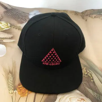 [ LOVE EAR ART ] HRCS 이벤트 한정판 캡 블랙 핑크 자수