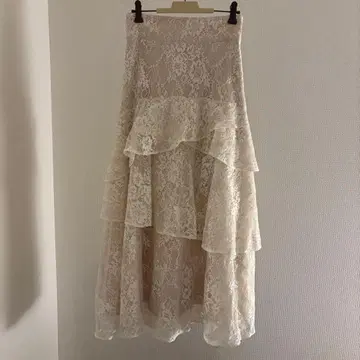 아이보리 레이스 플레어 스커트 3층