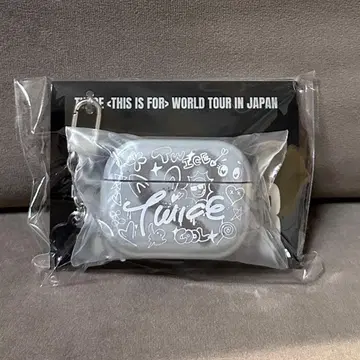 TWICE 이 이어폰 케이스