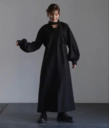 [택 포함 새상품] LEANN MOMENT Cape flare dress