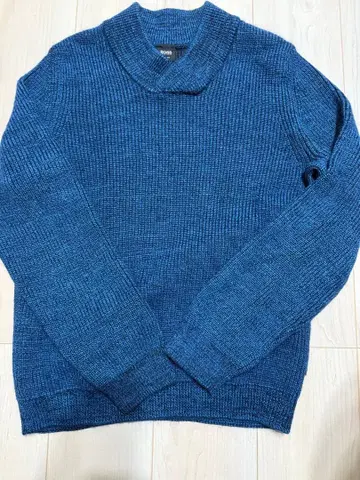 HUGO BOSS 다크 블루 슬림핏 니트 스웨터