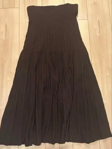 미라 오웬 플리츠 스커트 브라운 미착용