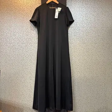 [ 택 포함 새상품 미사용 ] ELENDEEK 센터 슬릿 원피스