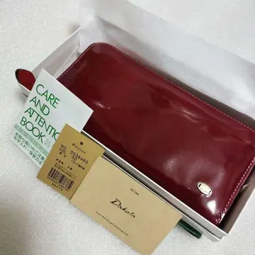 다코타 이탈리아제 에나멜 가죽 지퍼식 장지갑