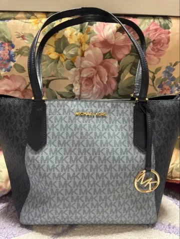 MICHAEL KORS 그레이 토트백