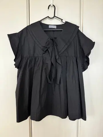 사키시마 도쿄 / 블랙 프릴 옷깃 셔츠