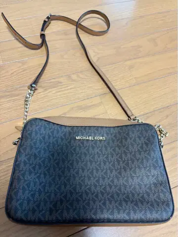 MICHAEL KORS 모노그램 숄더백