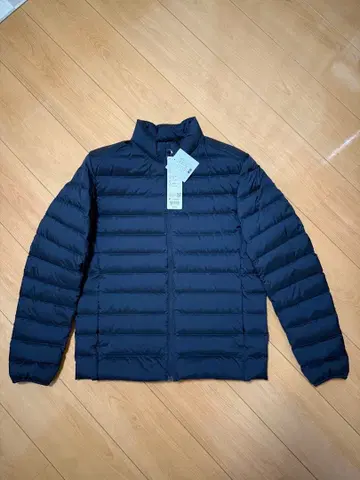 미사용 새상품 UNIQLO 울트라 라이트 다운 자켓 M 사이즈