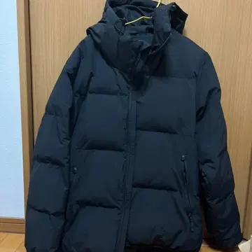 GU 블랙 후드 부착 다운 자켓