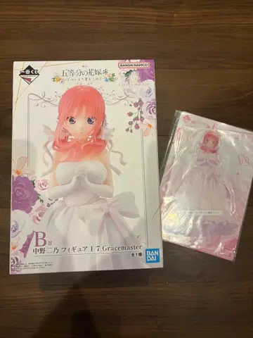 제일복권 5등분의 신부 G상 아크릴 스탠드 니노 웨딩 스타일 B상