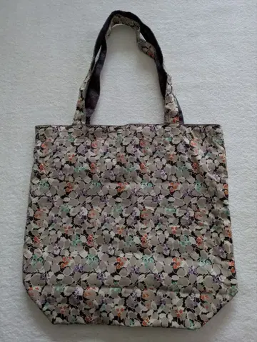 sarawear 리버티 프린트와 린넨 100%의 리버서블 토트백