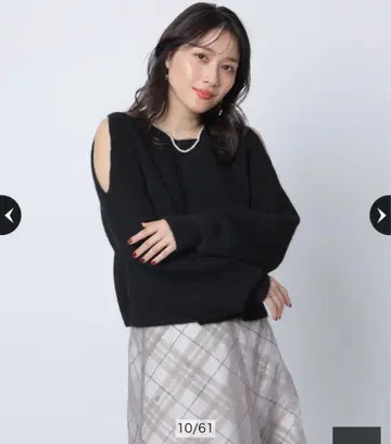 아푸와이저 리셰 보틀넥 오픈 숄더 니트