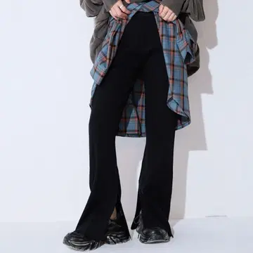 JEANASIS 지나시스 리브 니트 플레어 팬츠 블랙