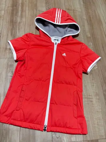 새상품급 adidas 골프 다운 반팔 자켓
