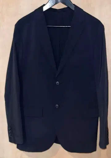 새상품급 유니클로 UNIQLO 감동 자켓 워셔블 스트레치 블랙