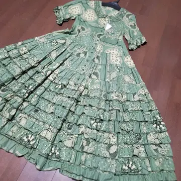 핑크하우스 새상품 반다나 프릴 롱 원피스 카키