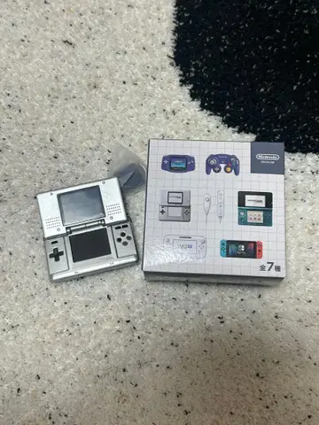 닌텐도 뮤지엄 게임 하드 키링 DS