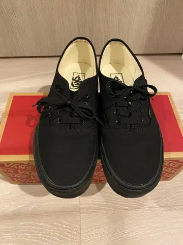 시착만 한 Vans 블랙 오센틱 27.5
