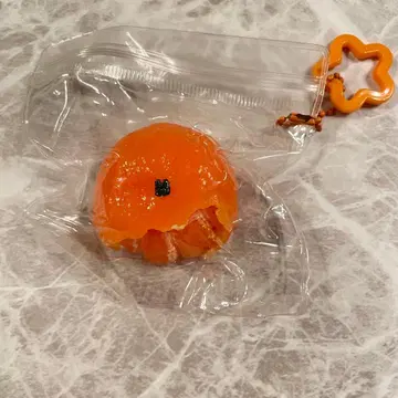 스퀴즈 벗겨진 귤