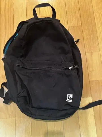 블랙 심플 백팩 Chums