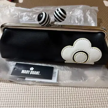 MARY QUANT 블랙 파우치