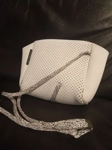 새상품급 스테이트 오브 에스케이프 숄더