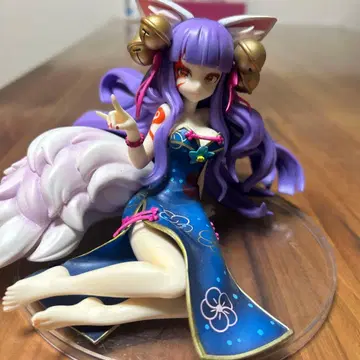 구미호 피규어 파란 드레스