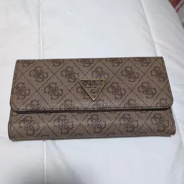 GUESS 모노그램 장지갑 브라운