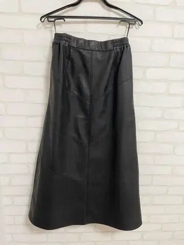 ESCAR 블랙 합성 피혁 롱 스커트 F 사이즈