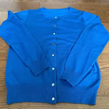 버튼이 컬러풀한 파란색 M 사이즈 가디건
