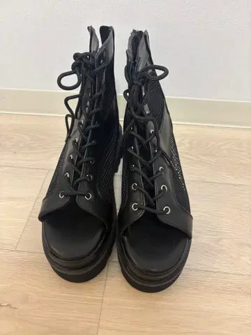 HARE 샤크 밑창 메쉬 부츠 블랙 M