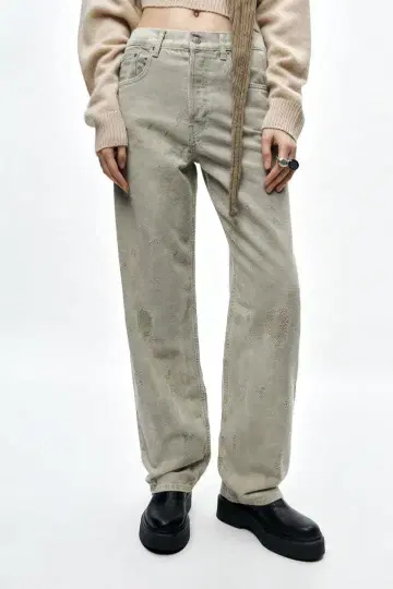 ZARA WOMAN JEANS