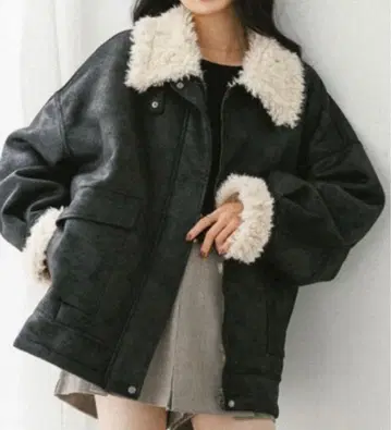 Heather 블랙 무스탕 자켓 미사용 새상품