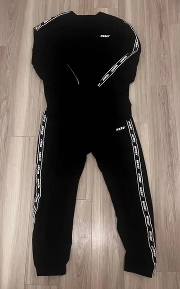 NERDY 맨투맨 셋업