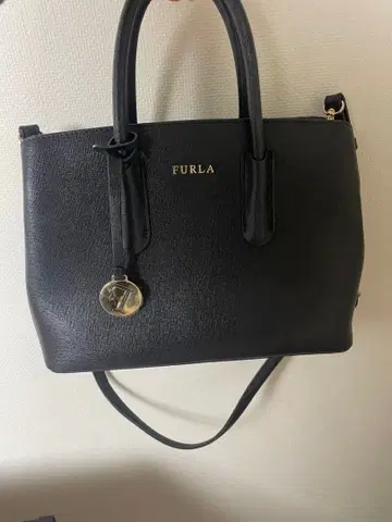 FURLA 블랙 핸드백