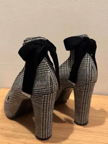 DIANA 글렌체크 펌프스 24cm