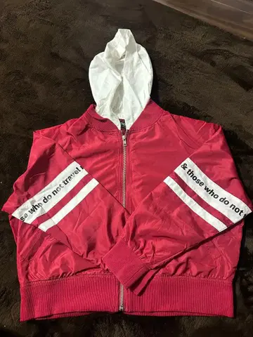 빨간색 후드 부착 나일론 자켓