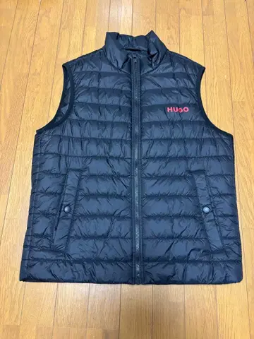 HUGO 블랙 다운 베스트 M 사이즈