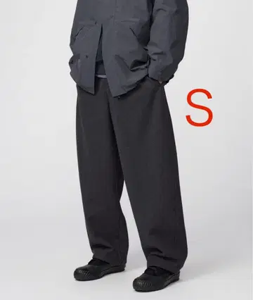 UNIQLO U 브러쉬드 맨투맨 와이드 팬츠 다크 그레이 S 사이즈