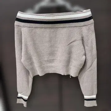 GYDA 오프숄더 라인 니트