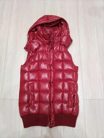 AKM DUVETICA 다운 베스트 레드 빨간색 사이즈 L