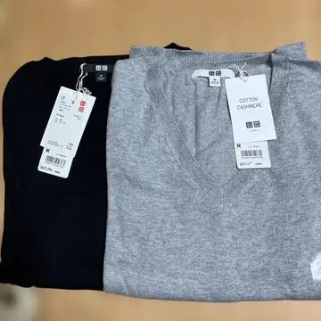 UNIQLO 코튼 캐시미어 V넥 스웨터 2세트 M 사이즈