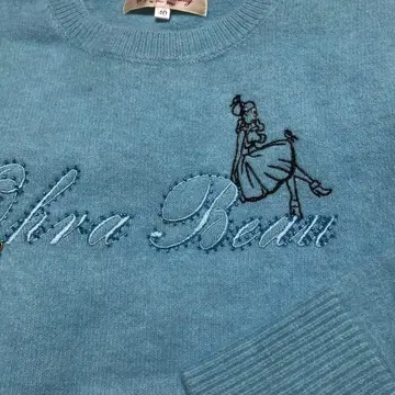 [ 새상품 미사용 ] 슈퍼뷰티 자수 스웨터/40