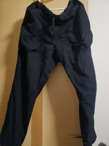 넘버나인 나일론 팬츠