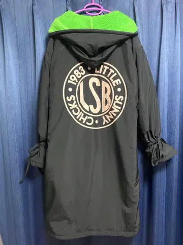 little sunny bite 보아 옐로우 그린 벤치 코트 빅 로고