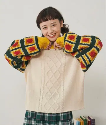 [택 포함 새상품] MELROT 크로셰풍 자카드 슬리브 니트 스웨터